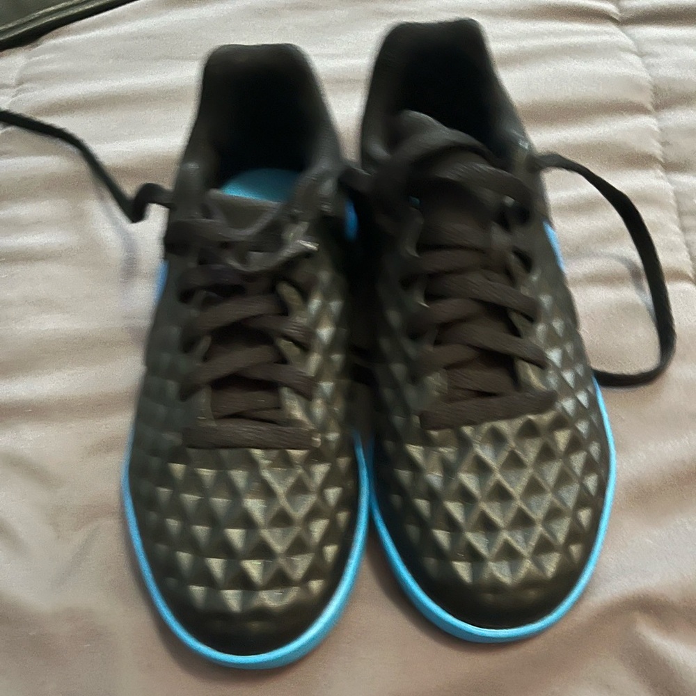 Nike indoor cleats